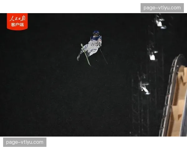 谷爱凌大跳台再摘银牌 两届冬奥五枚奖牌创自由式滑雪纪录